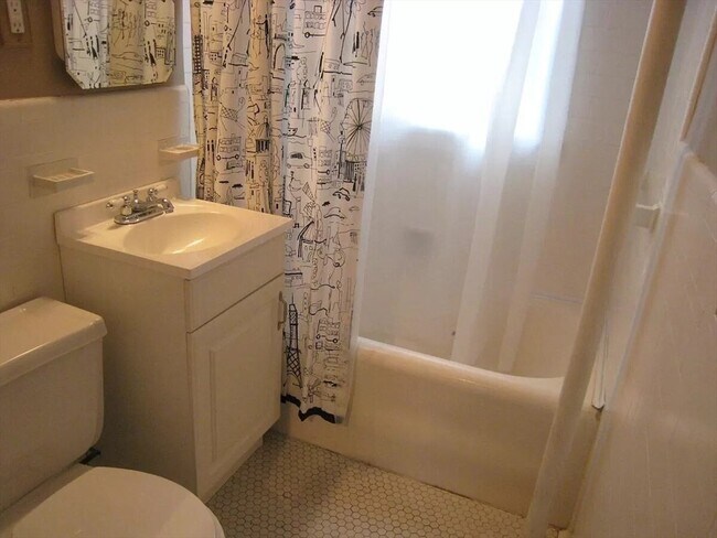 Photo - 588 Washington St Unidad 4