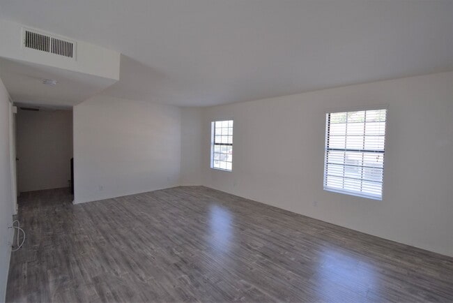 Photo - 24822 Walnut St Unit 02