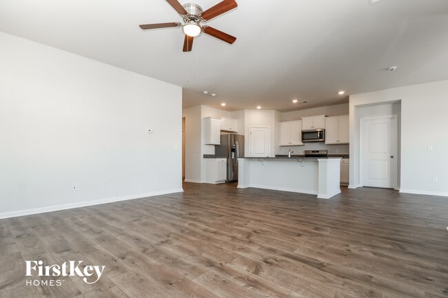 Photo - 407 Bering Ln