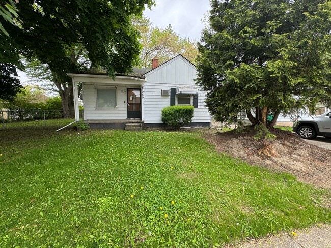 2 Bedroom Home In Eastpointe - 2 Bedroom Home In Eastpointe