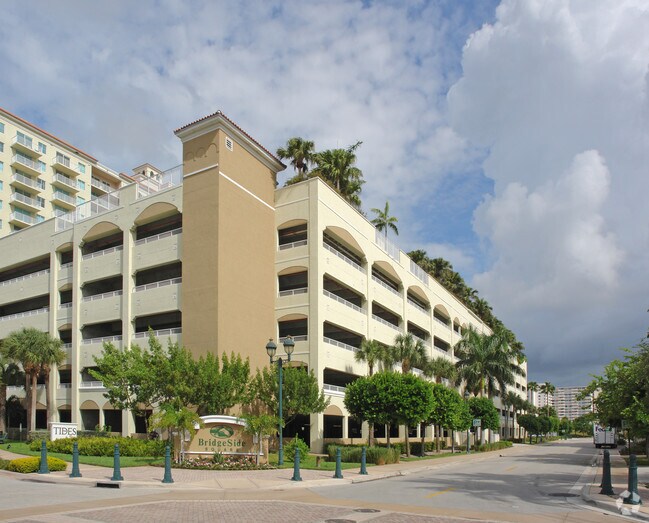 Photo - Tides at Bridgeside Square