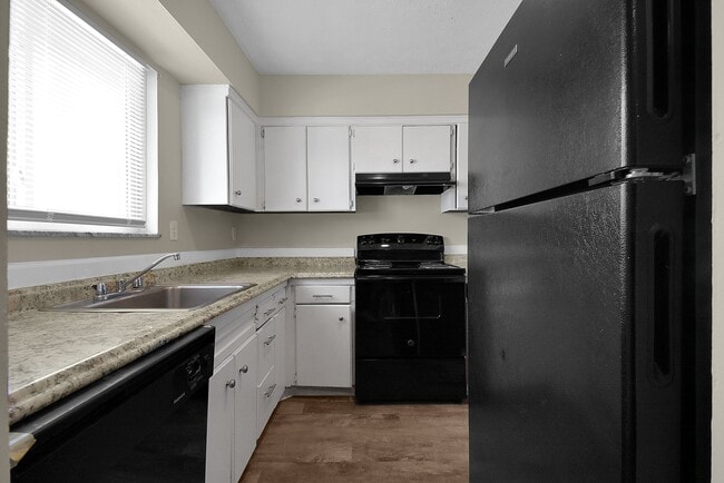 Photo - 2401 Belcher Dr