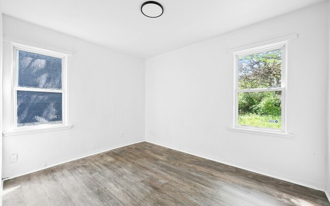 Photo - 9823 Winkler Dr
