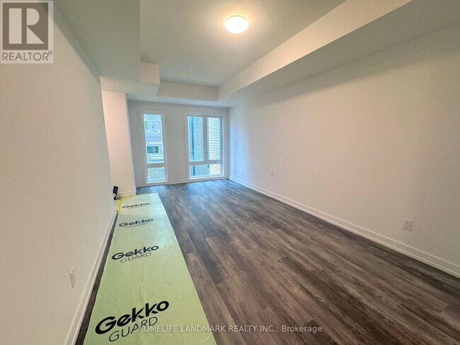 Photo - 5 Bancroft Ln