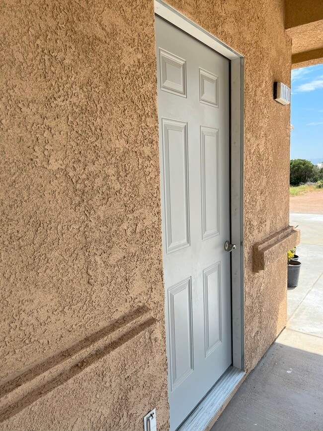 Front Door - 11070 Densmar Rd Unit B