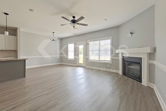 Photo - 3704 Oak Leaf Wy