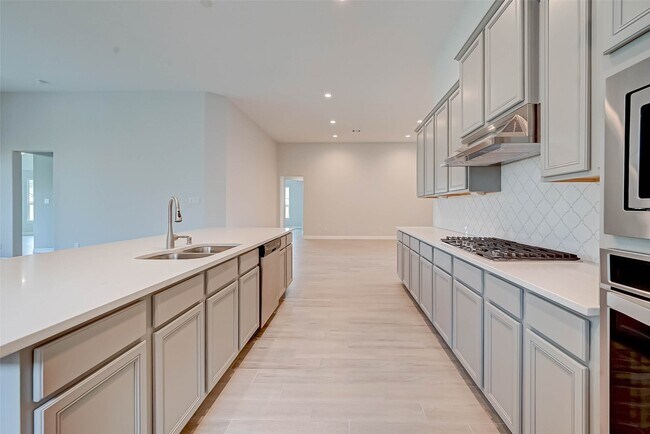 Photo - 2211 Flamenco St