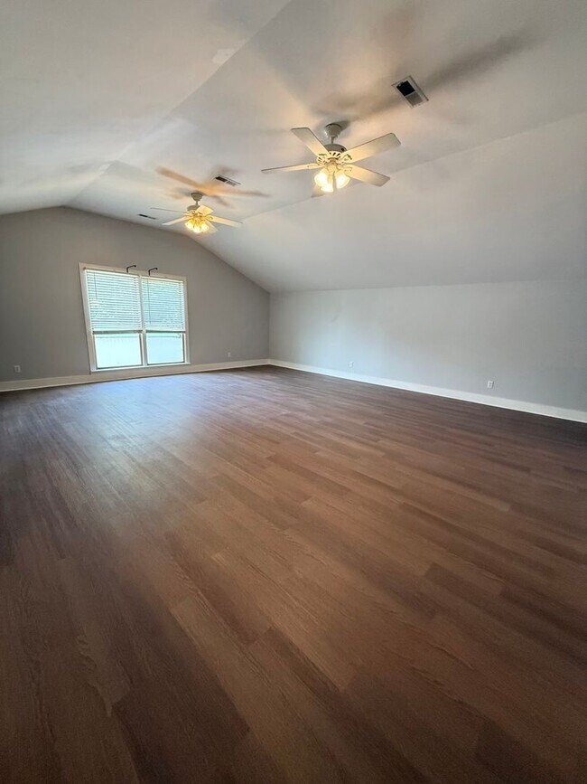 414 Center Ave Unidad upstairs apartment