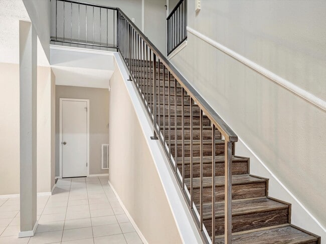 Photo - 2312 Meade Ct