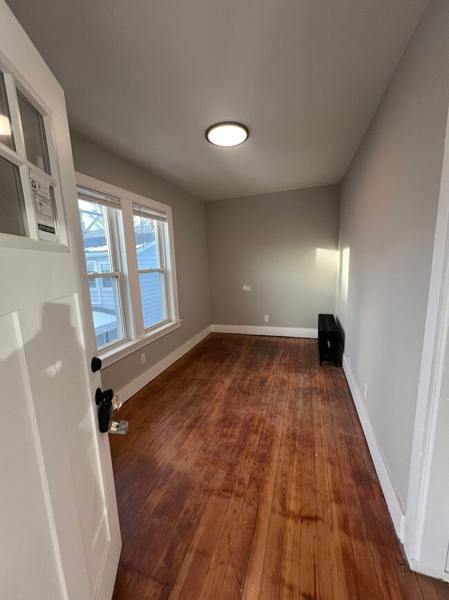 Photo - 54 Brook St Unit 1