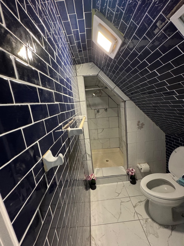 Photo - 9311 Foster Ave Unidad 2