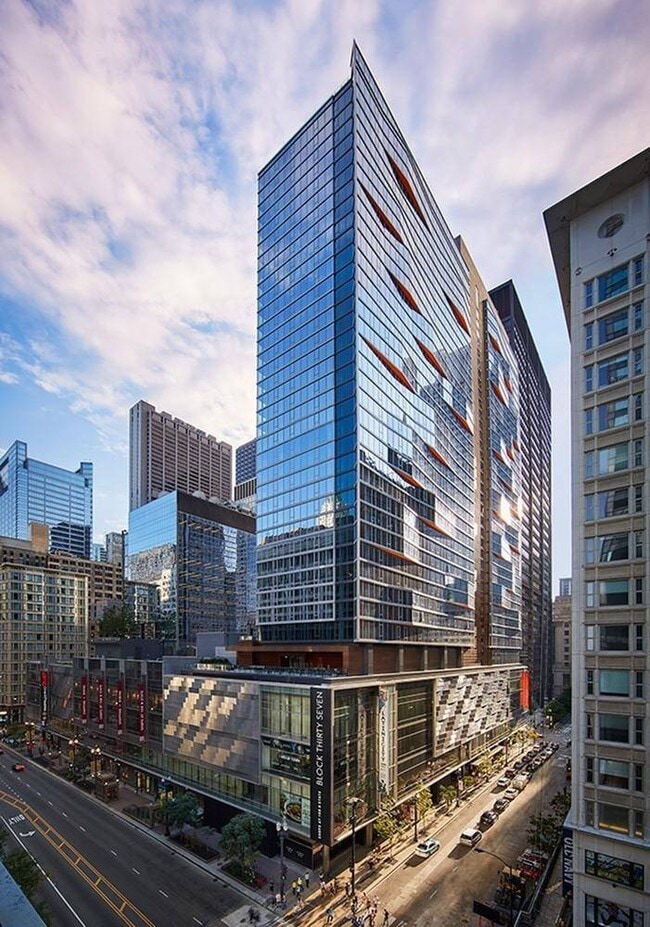 Marquee offers instant access to everything Chicago has to offer - Marquee at Block 37 Rental