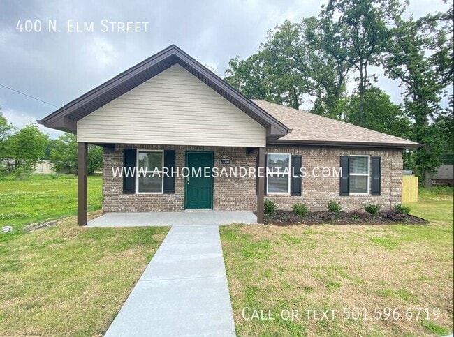 Photo - 400 N Elm St House