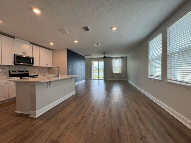 Photo - 4/2.5 in Links Terrace