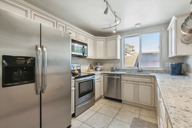 Photo - 4001 S Flanders Way