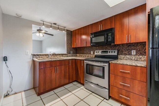 Photo - 6336 Newtown Cir Unit 36C1