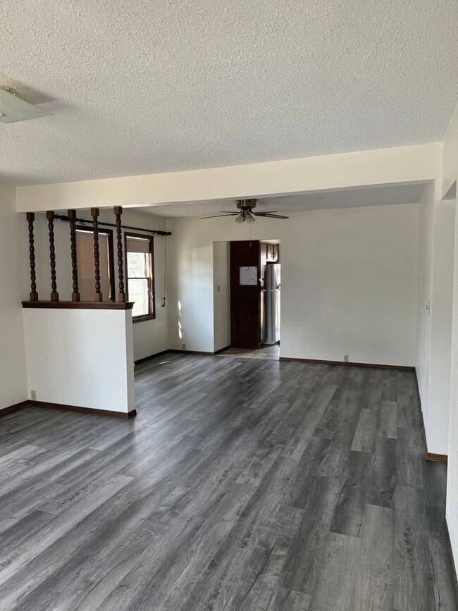 Photo - 1112 E 6th Ave