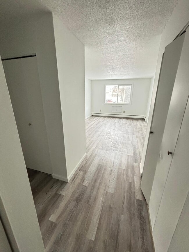 Photo - Crestview Apartments