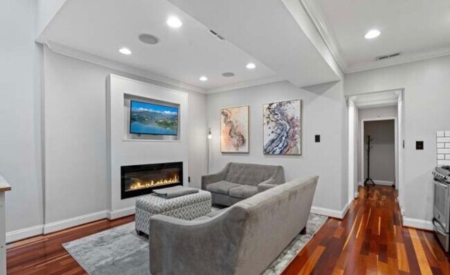 Photo - 1317 Adams St NE
