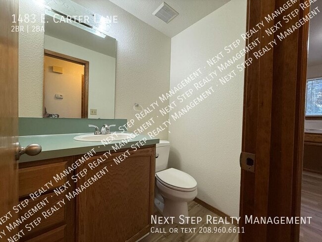 Photo - 1483 E Carter Ln