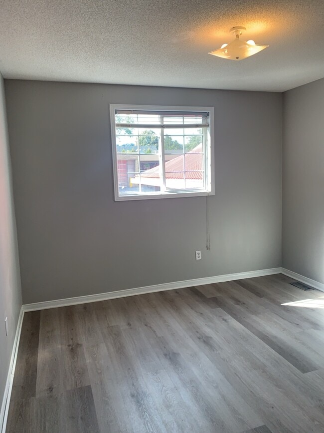 Photo - All Inclusive Student Rooms By McMaster! Unit 2B