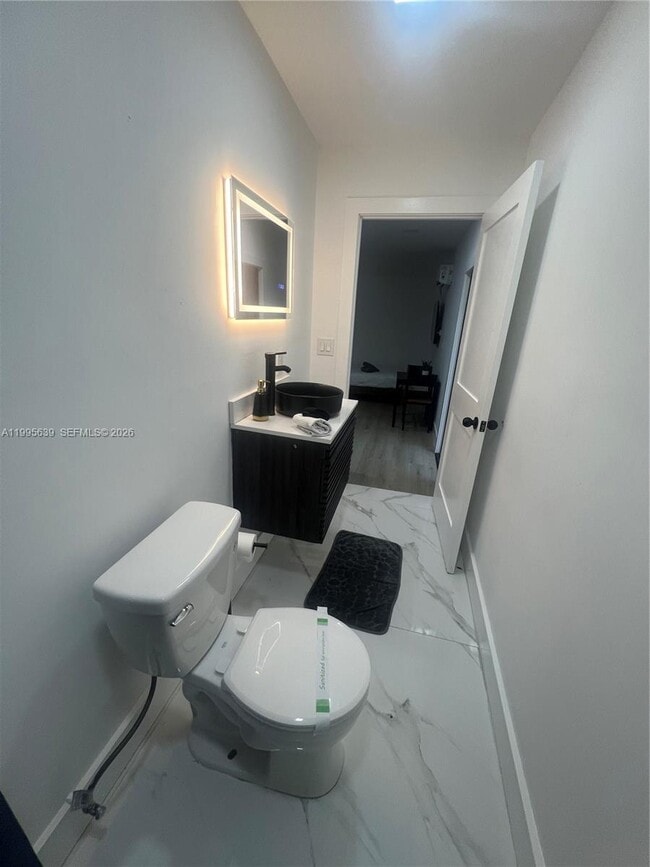 Photo - 2723 SW 13th St Unidad Studio