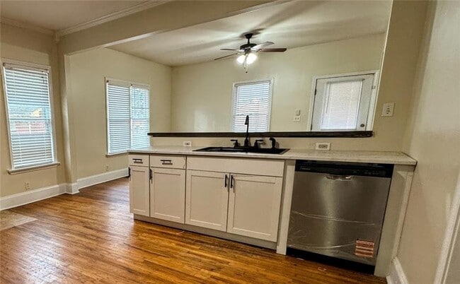 Photo - 1637 Columbia Dr