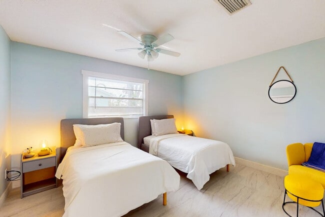 Photo - 255 48th St W Unit SI ID1591408P