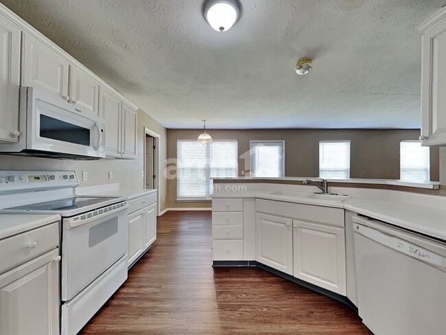 Photo - 911 Balsam Wood Ln