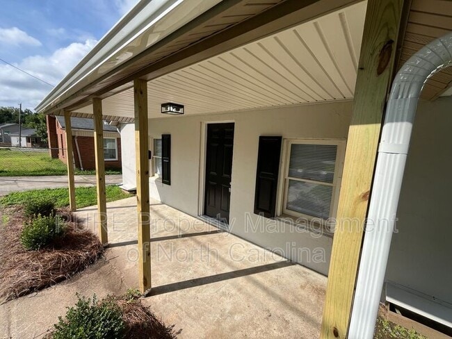 Photo - 65 Barber St NW