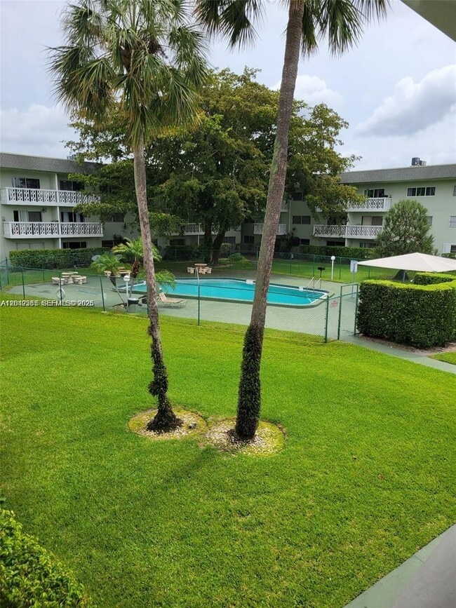 Photo - 4200 NW 3rd Ct Unidad 224
