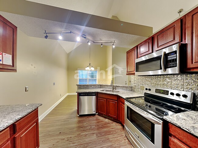 Photo - 1009 Loch Lomond Cir