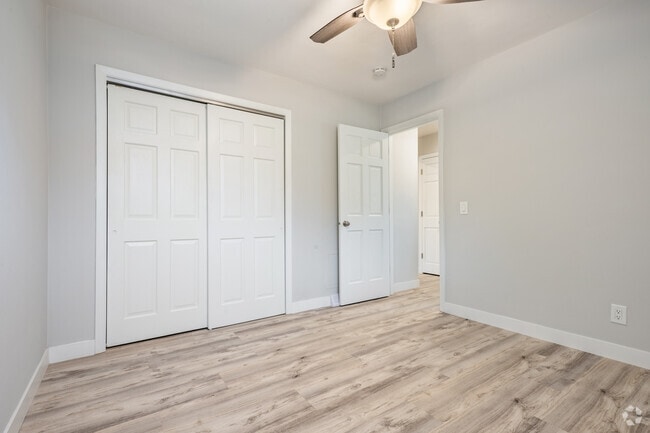 2BR, 1BA - 850SF - Bedroom