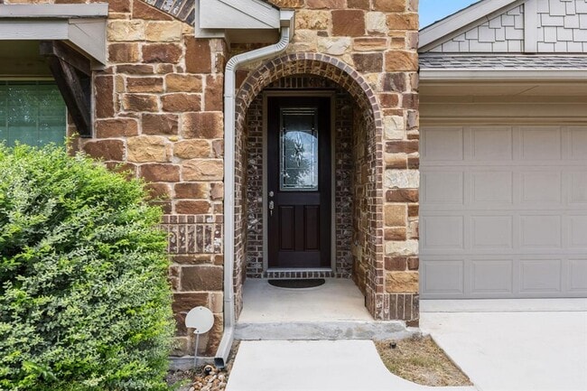 Photo - 140 W Highfield St