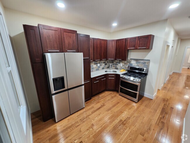 Building Photo - 203 Custer Ave Rental