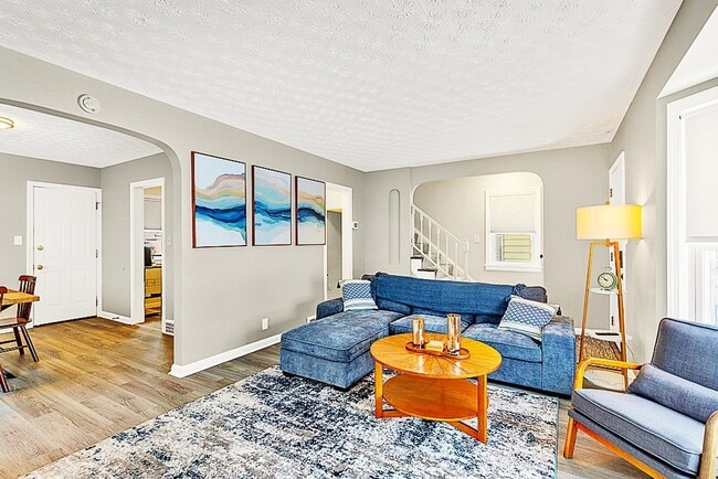 Photo - 3 BED 1 BATH SINGLE FAMILY HOME IN BEAUTIF...