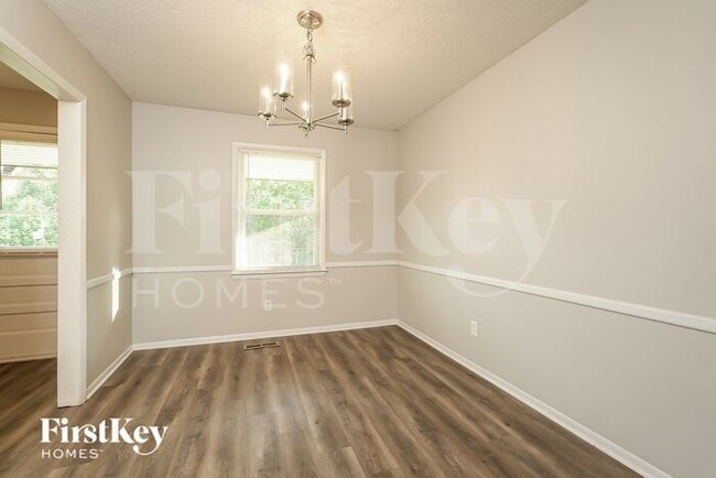 Photo - 2350 Woodgreen Rd