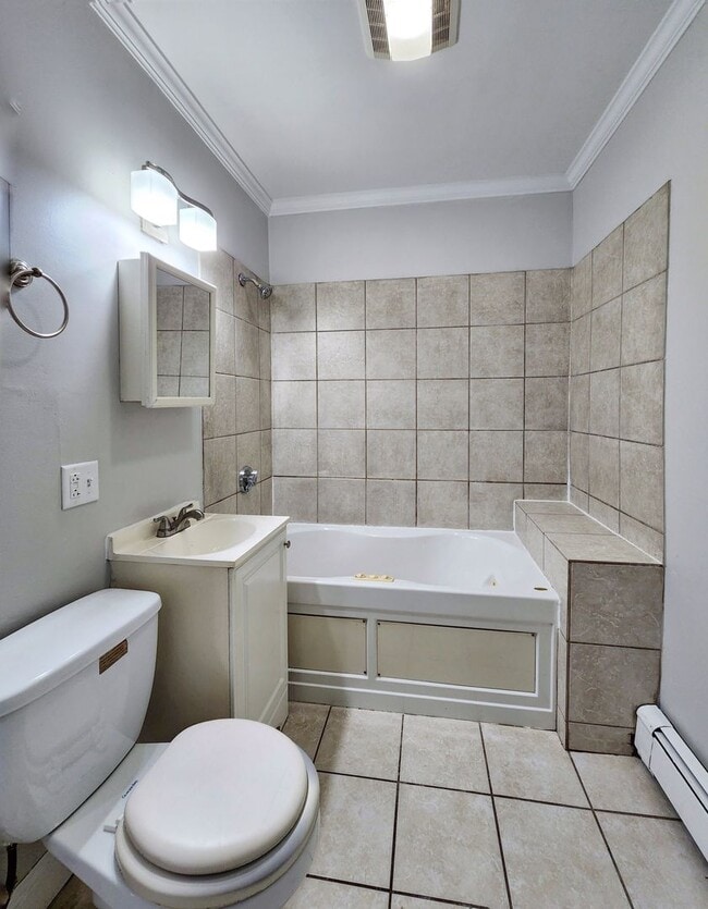 Photo - Walk to Revere Beach T station and beach! Unidad 101