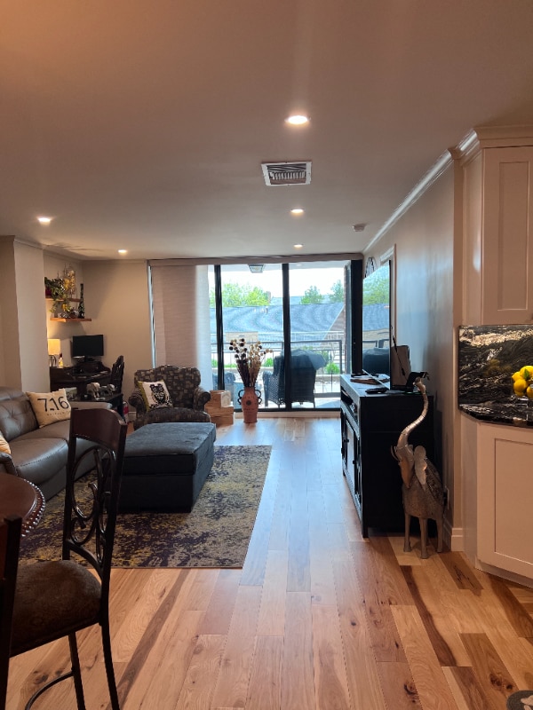 Building Photo - 200 Lakefront Blvd