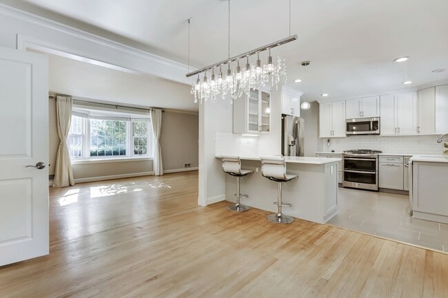 Photo - Great Rambler in Bethesda! Unbeatable Location! Partially Furnished Optional
