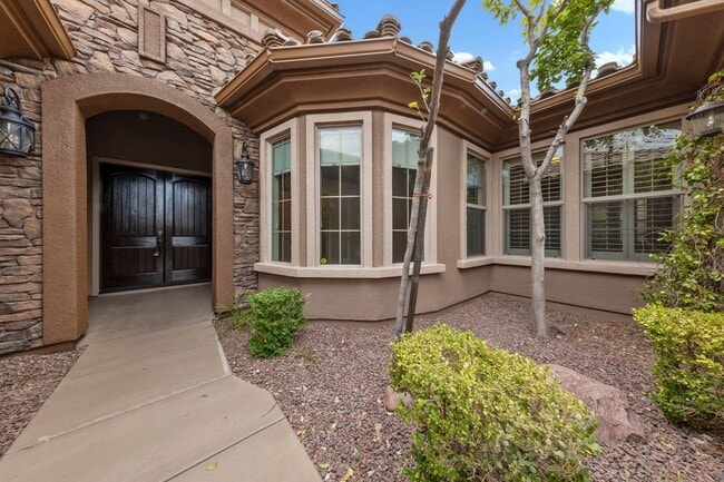 Building Photo - Luxurious Single-Story Estate in Guard-Gated Club at Madeira Canyon with Stunning Designer Finish...
