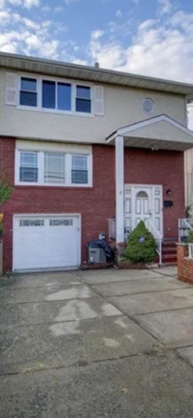 Building Photo - 43 Colonial Dr Unit 1