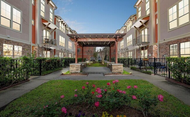 Photo - 1049 W 22nd St Unit C