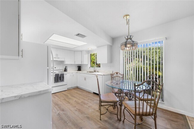 849 Palm View Dr Unit 28