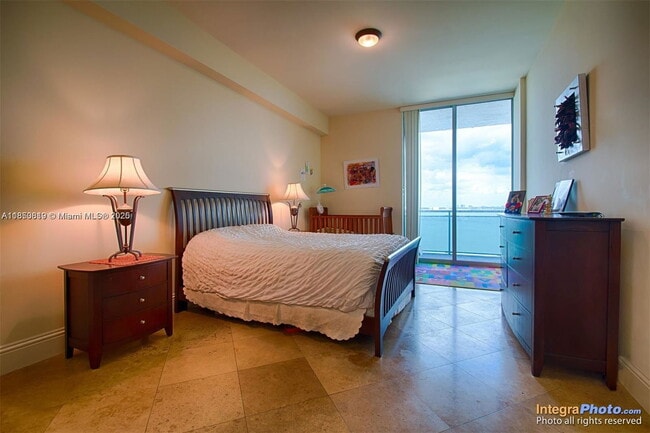 Photo - 7901 Hispanola Ave Unidad 1409