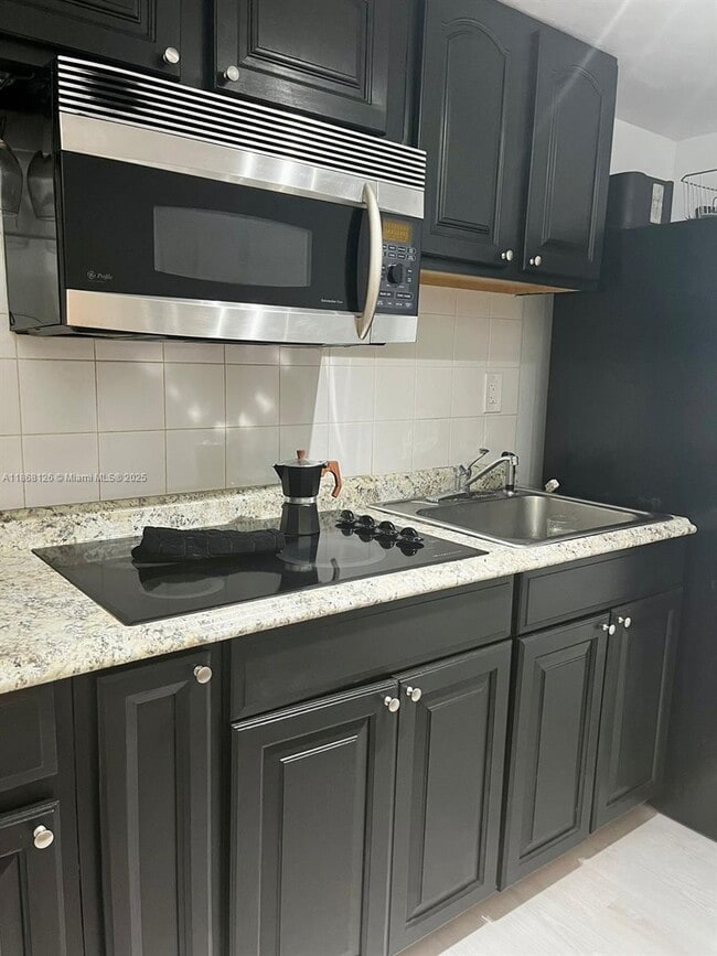 Building Photo - 18071 Biscayne Blvd Unit 1402 Rental
