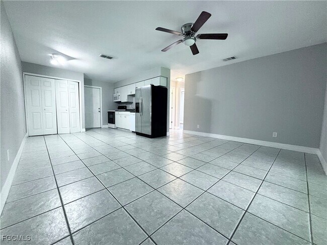 Photo - 5478 Avenue C