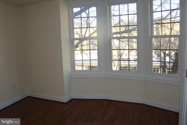 Photo - 2 W Gay St Unidad 2ND #2