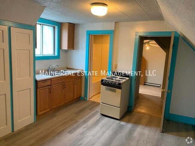 Building Photo - 123 Union St Rental