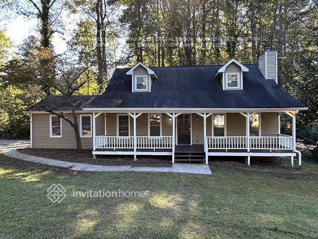 Building Photo - 3550 Valley Dr SW